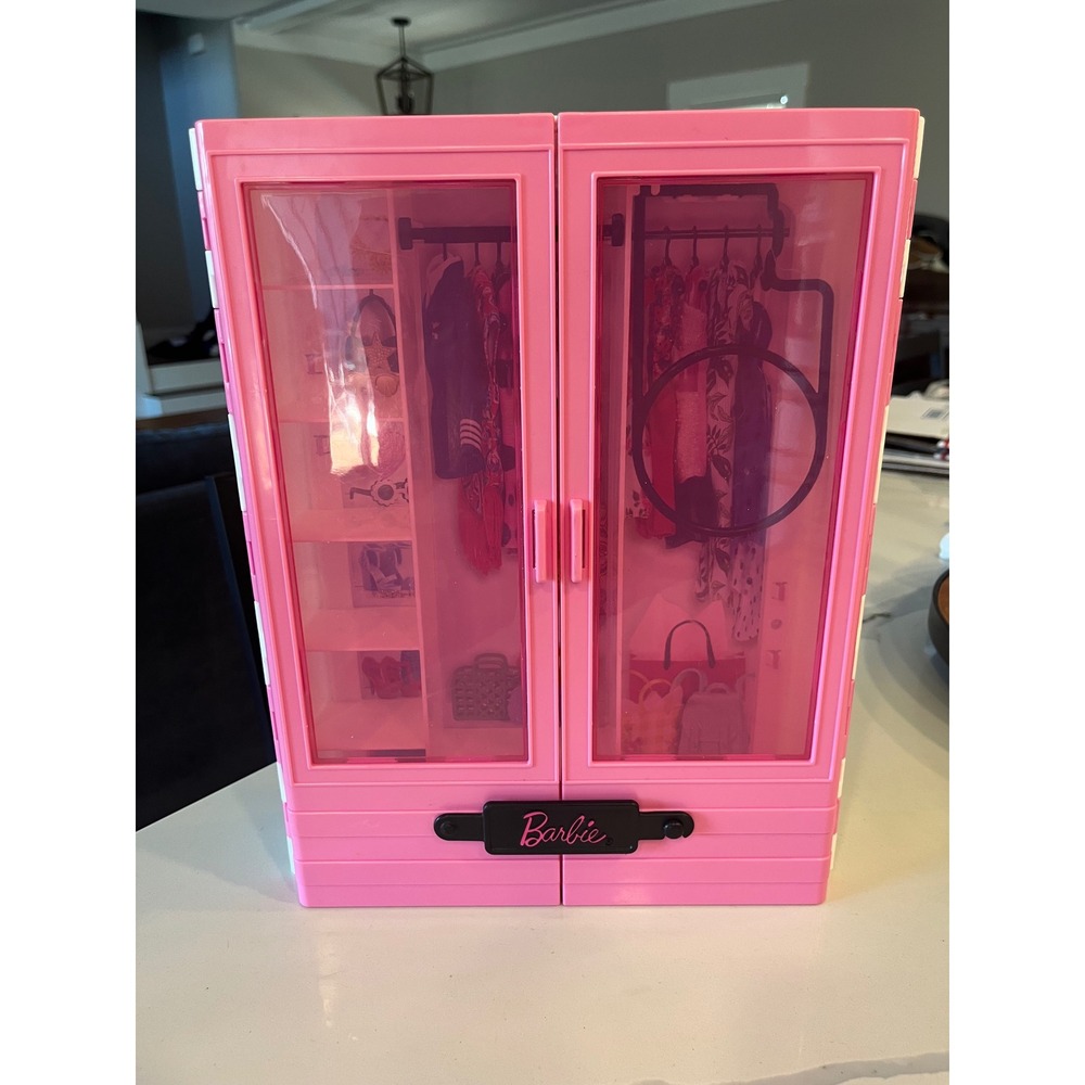 Mattel Barbie Fashionista Ultimate Closet Pink Portable Fashion Wardrobe Playset